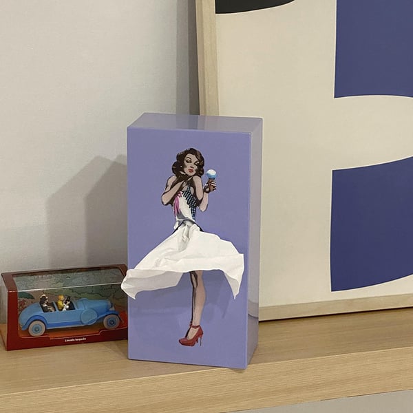 BowLift | Flying Skirt Tissuebox