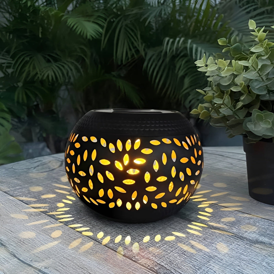 BowLift | Elegant Solar Garden Light with Dots - Atmospheric Outdoor Lighting