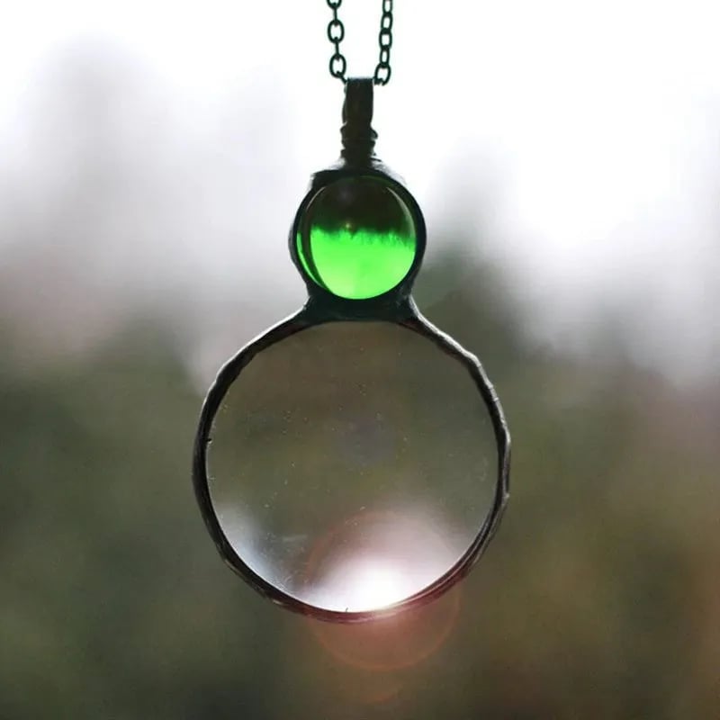 BowLift | Necklace with magnifying pendant
