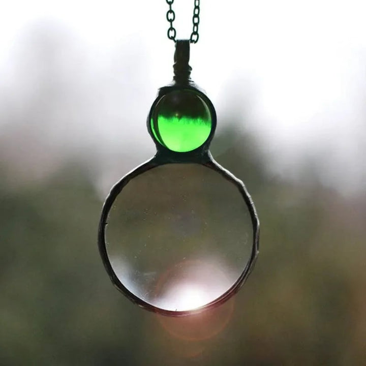 BowLift | Necklace with magnifying pendant