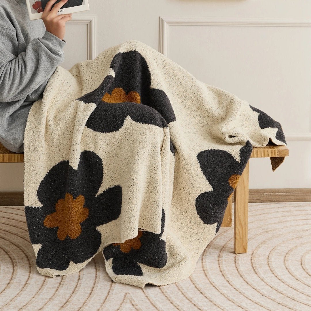 BowLift | Elegance and warmth for your home with the soft flower blanket