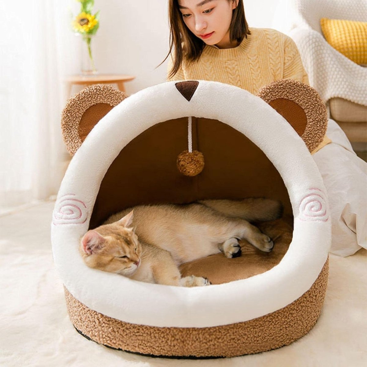 FuzzyNest • Cat Bed with Ears - Cat Bed with Ears - BowLift