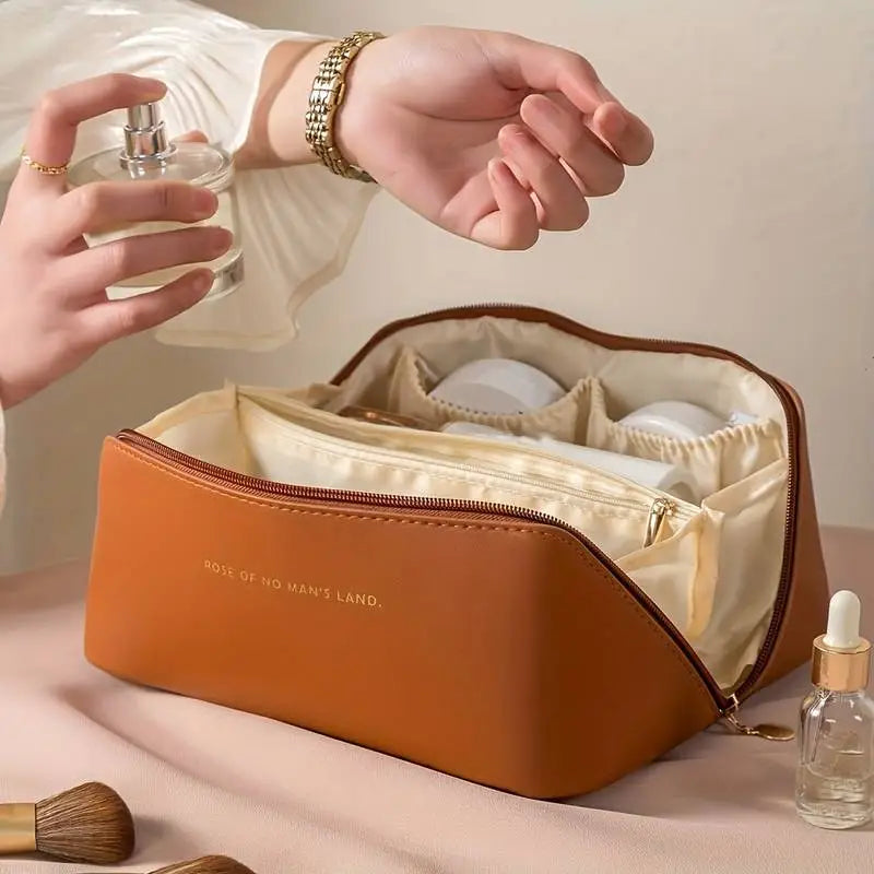 BowLift | GlamourBox - Elegant cosmetic bag with large capacity