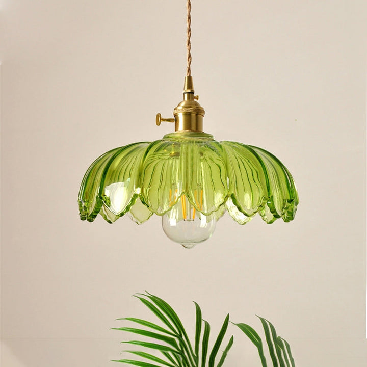 BowLift | Glass light that delights with details!