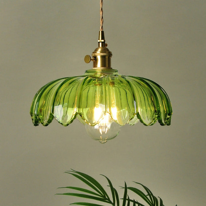 BowLift | Glass light that delights with details!