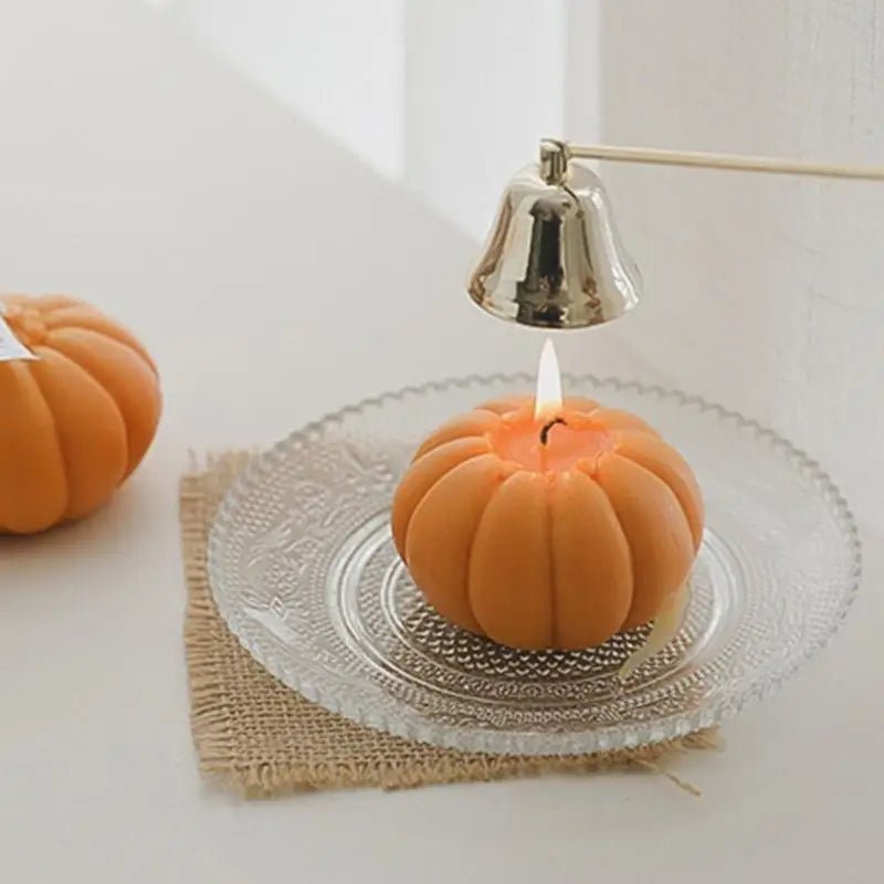 BowLift | GlowHarvest – Handmade scented candle in pumpkin shape for a cozy atmosphere