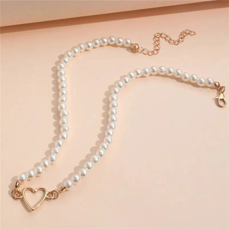 BowLift | Heart Outline Pearl Choker Necklace