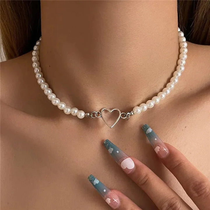 BowLift | Heart Outline Pearl Choker Necklace