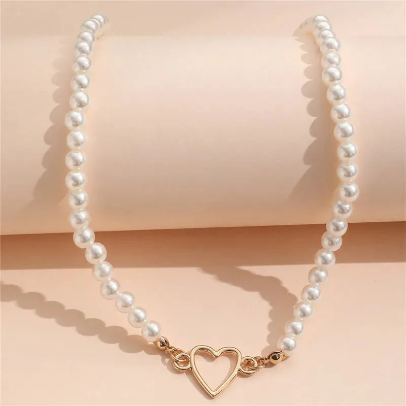 BowLift | Heart Outline Pearl Choker Necklace