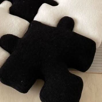 BowLift | Puzzle Pillow