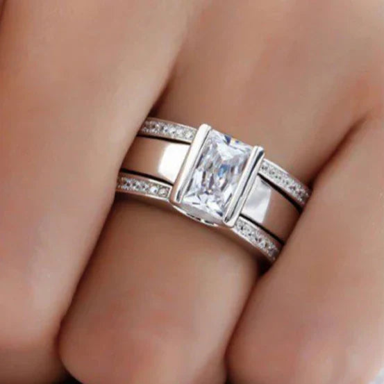 Retro Glossy Silver Ring - Sienna for Timeless Elegance Bowlift