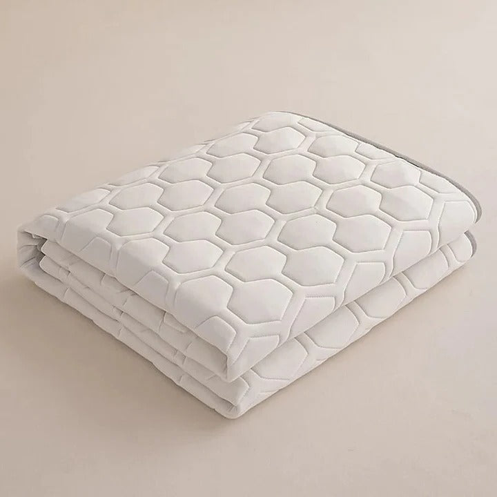 Quilted Cooling Mattress Pad with High-Density Cooling Fiber | Bowlift