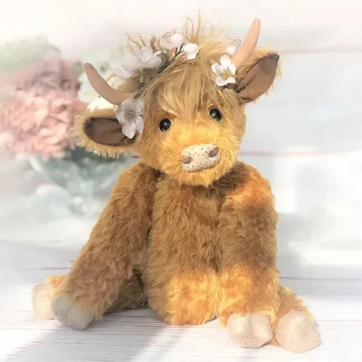 BowLift | Highland Cow Wearing Flowers