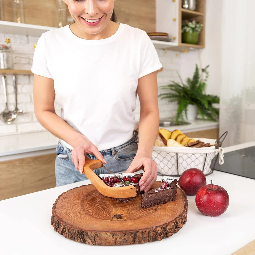 BowLift | Bread knife made of wood with non-slip cutting aid