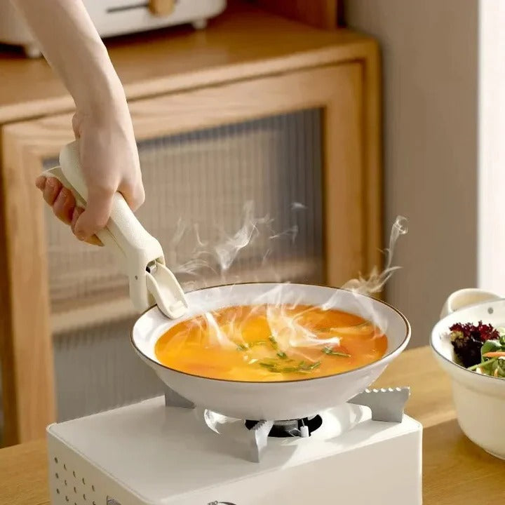 BowLift | Silicone Heat Resistant Handle Grip for Pots and Pans