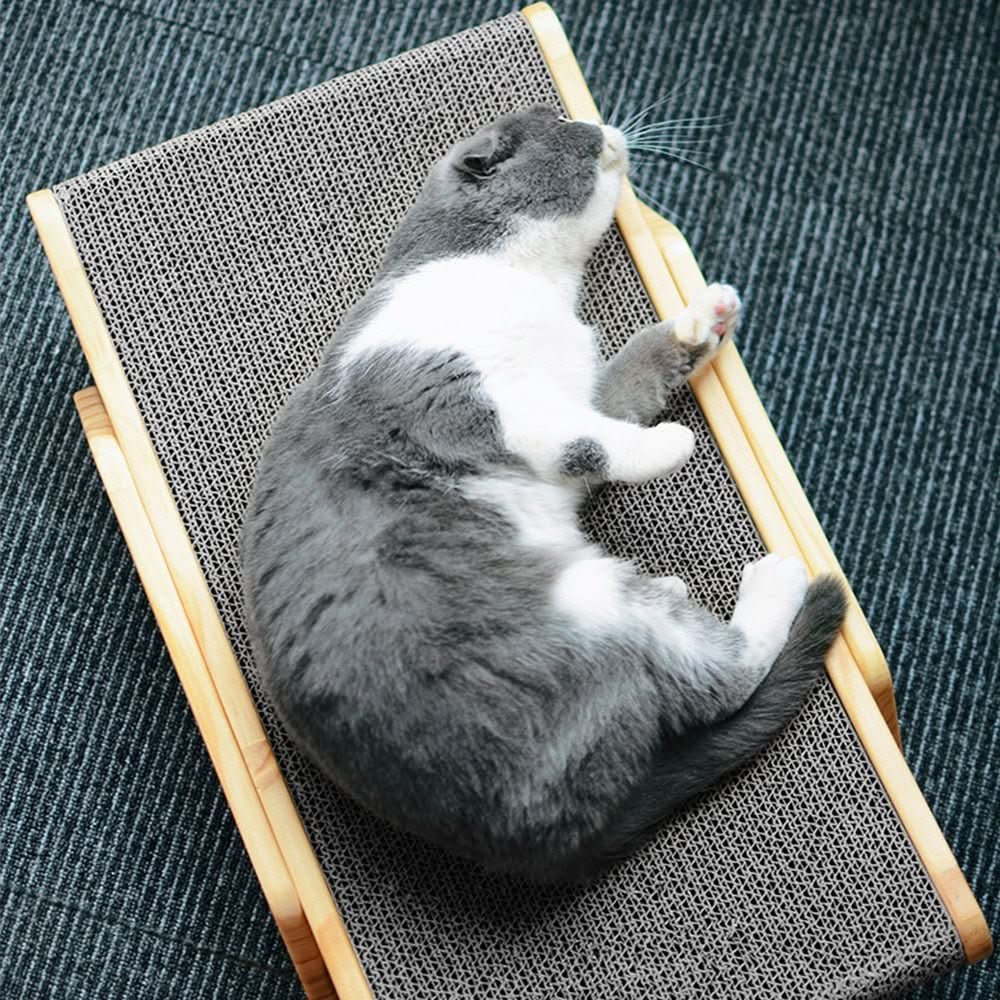 BowLift | SMATCH – Stylish scratching board for cats & furniture protection in designer look