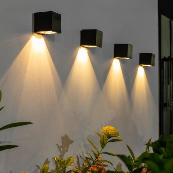 BowLift | Wireless LED Solar Cube Wall Lamps Deluxe - Create the perfect atmosphere in your garden!