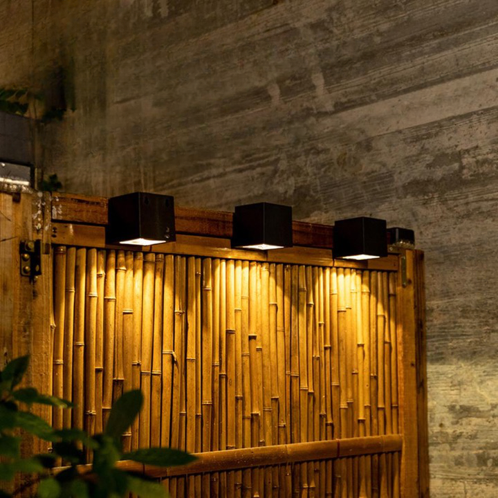 BowLift | Wireless LED Solar Cube Wall Lamps Deluxe - Create the perfect atmosphere in your garden!