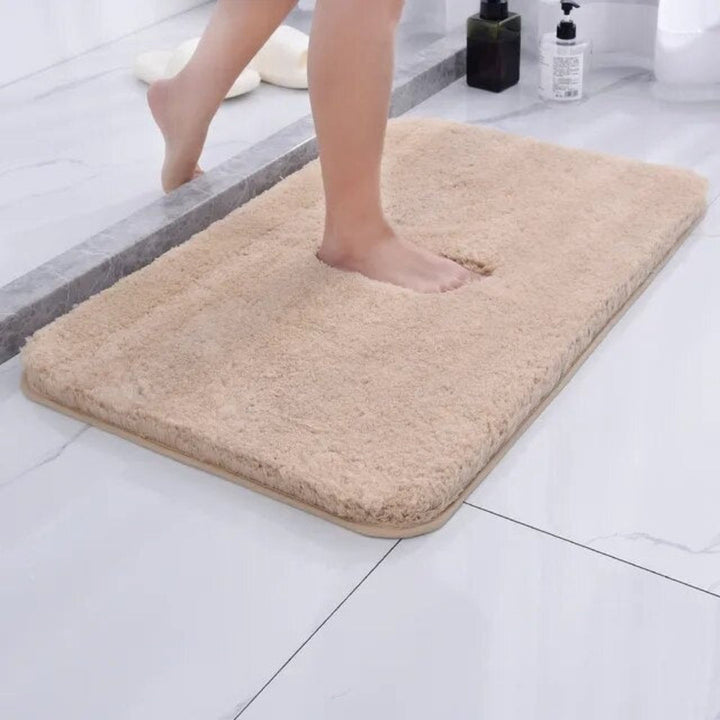 BowLift | Plush Grey Microfiber Bathroom Floor Mat