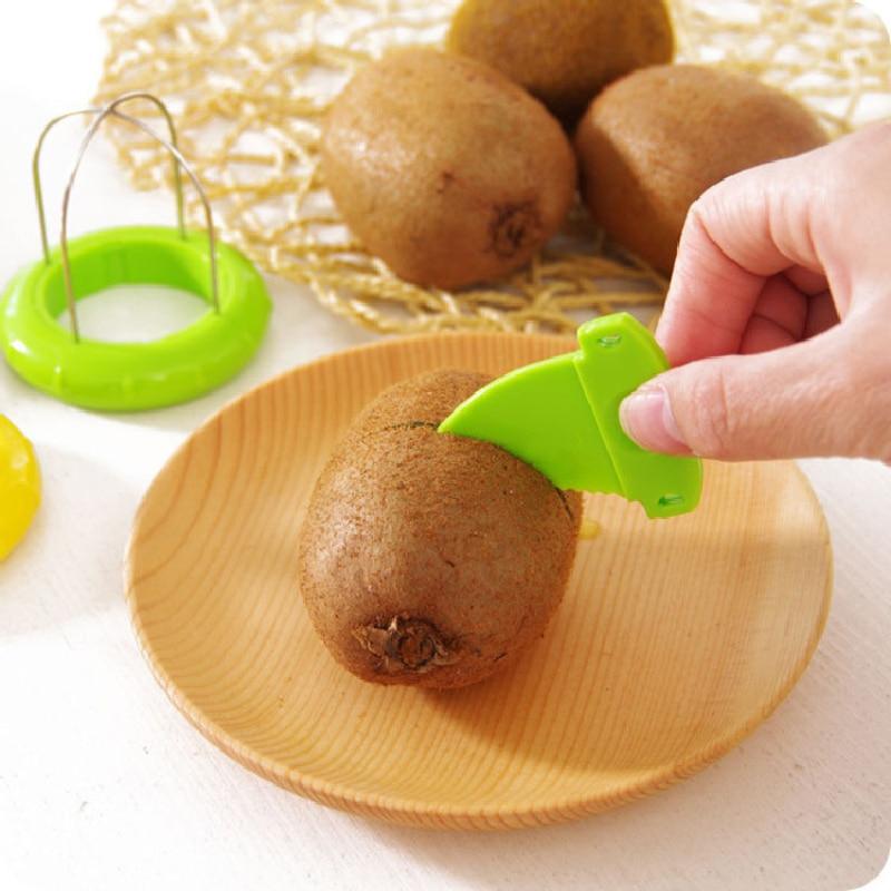 Kiwi Cutter Kitchen Gadget | Bowlift