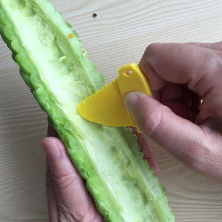 Kiwi Cutter Kitchen Gadget | Bowlift