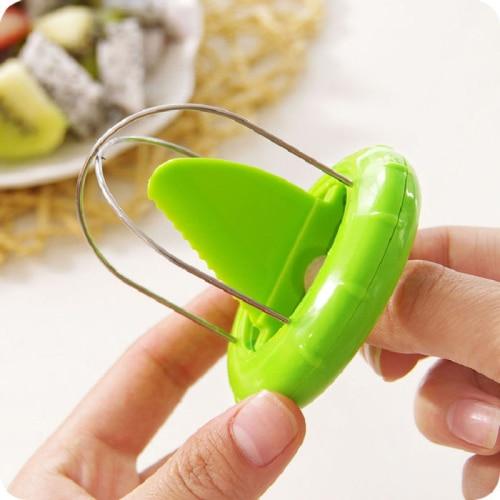 Kiwi Cutter Kitchen Gadget | Bowlift