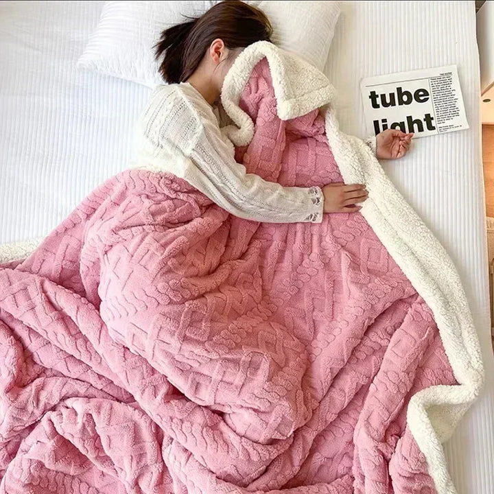 BowLift | Stylish Winter Blanket Made of Thick Lamb's Wool with an Elegant Accent