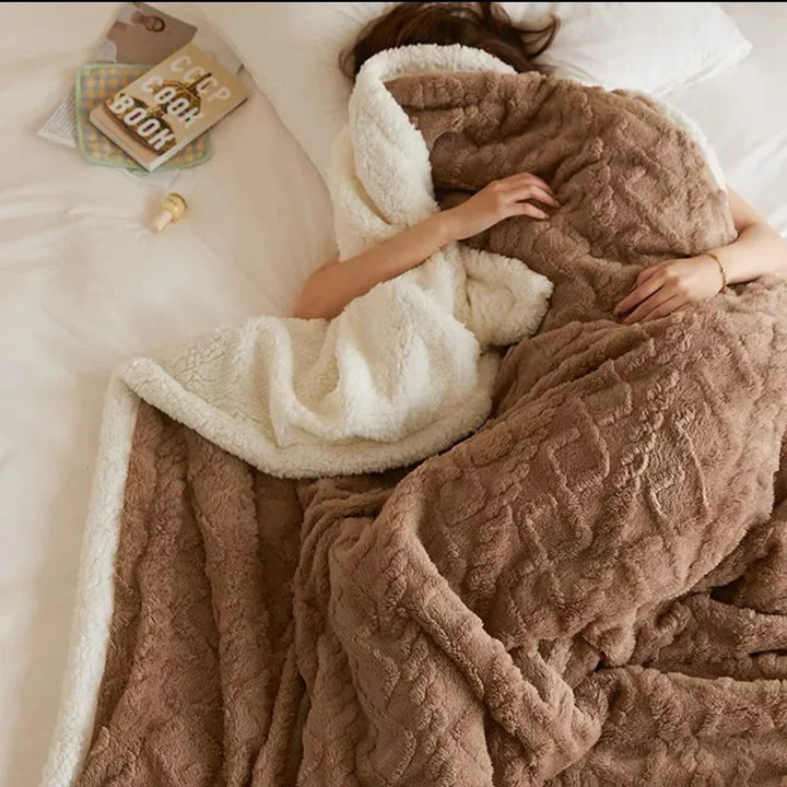 BowLift | Stylish Winter Blanket Made of Thick Lamb's Wool with an Elegant Accent
