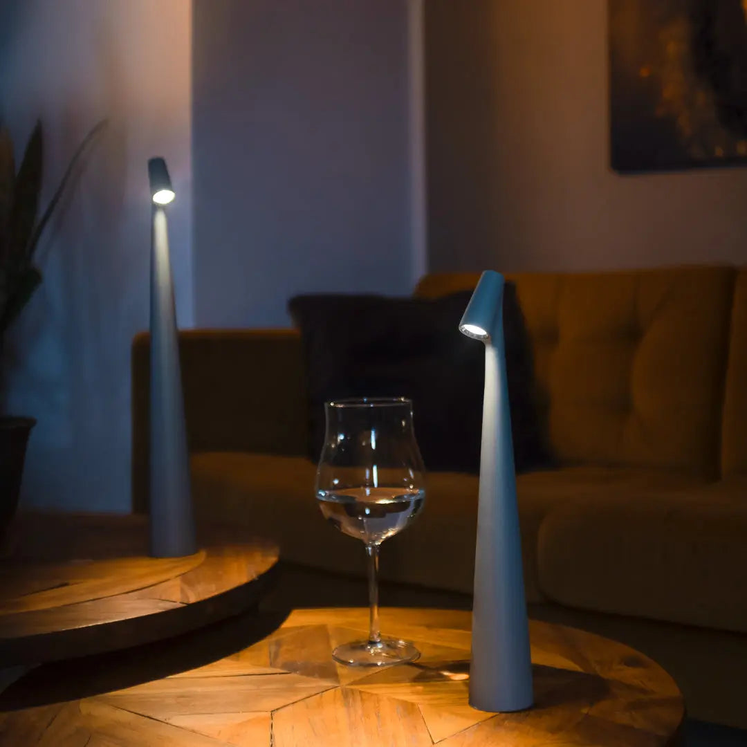 BowLift | Wireless LED lamp in minimalist design | Table lamp