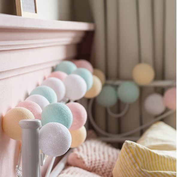 BowLift | LumiBall - Fun Cotton Light-Up Ball String Lights