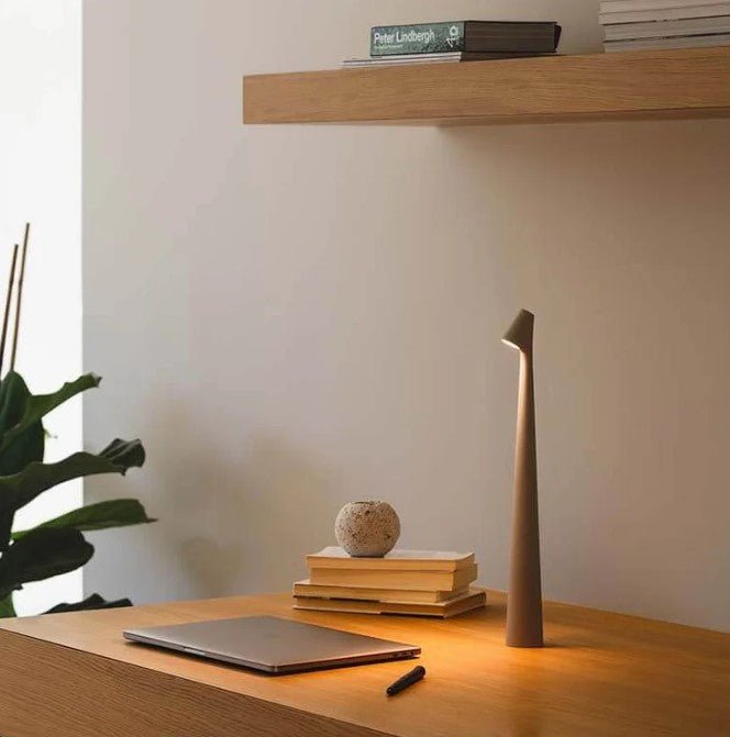 Bright portable table lamp Bowlift