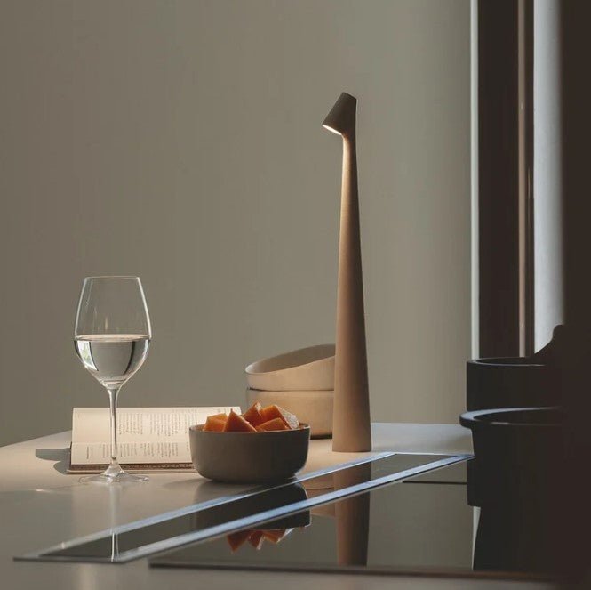 Bright portable table lamp Bowlift