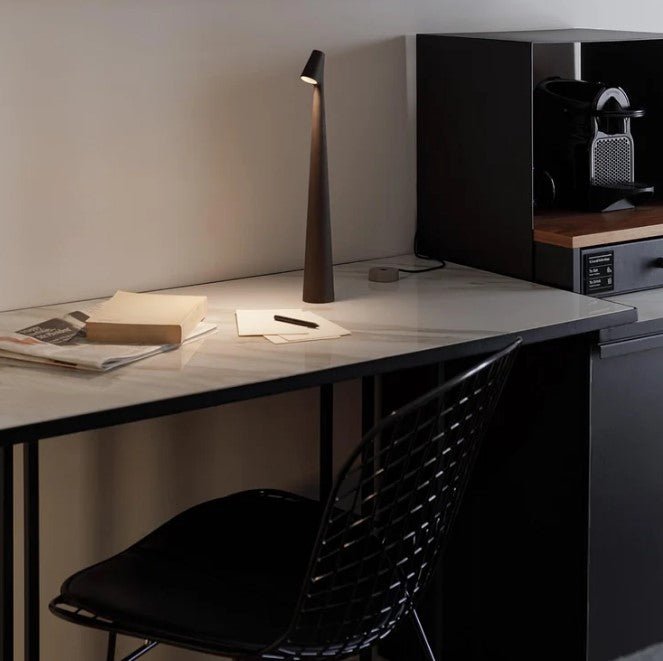 Bright portable table lamp Bowlift