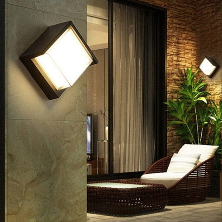 BowLift | Lucy | Outdoor Wall Light With Motion Sensor IP65 LED
