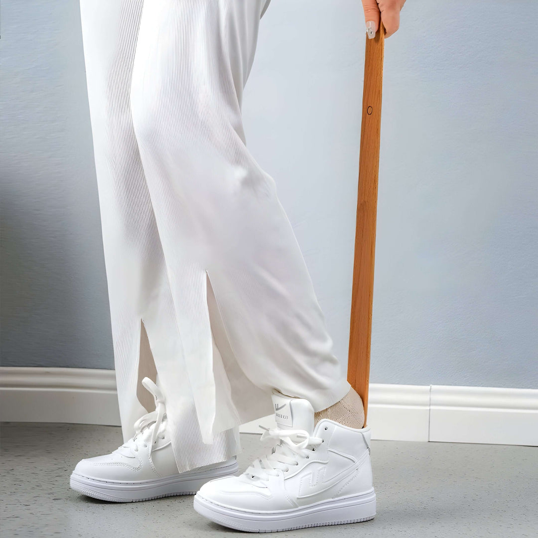 Long Wooden Shoe Horn with Magnet and Wall Holder 55 cm | Bowlift
