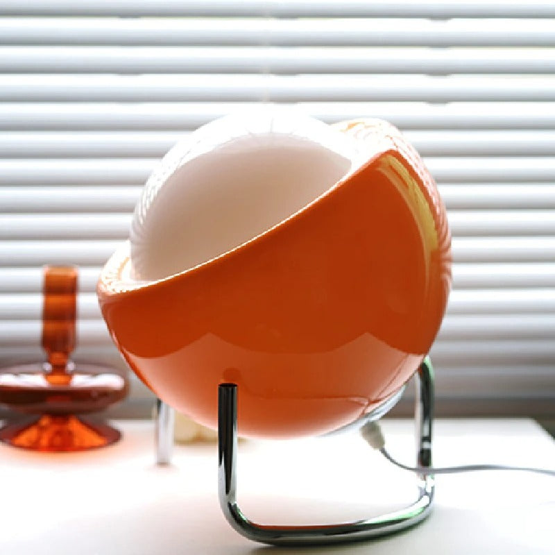 BowLift | Glass table lamp in Bauhaus style for artistic atmosphere