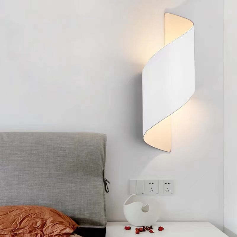 BowLift | Modern Spiral LED Wall Light - TwistLight