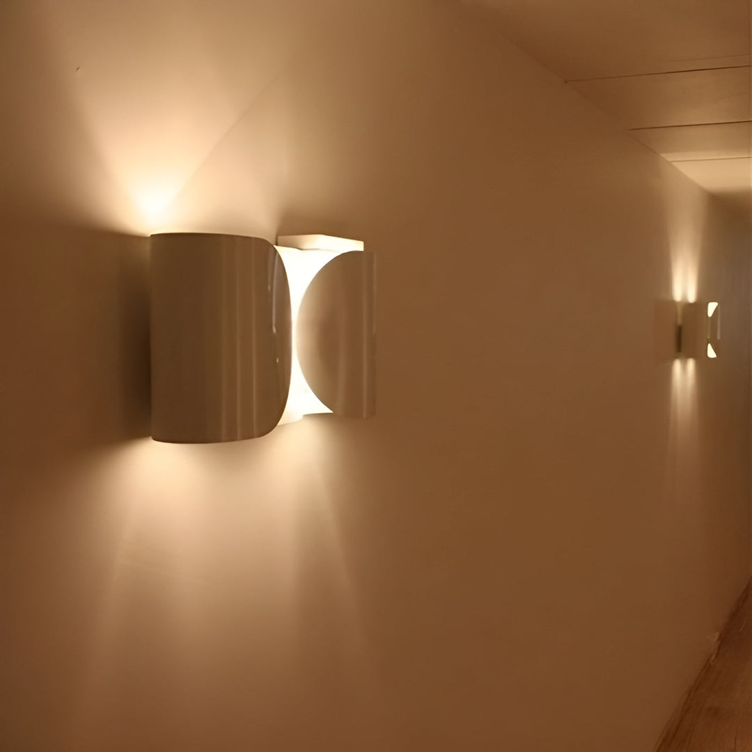 LuminaSquare Wall Lamp - Modern Design and Atmospheric Light | Bowlift