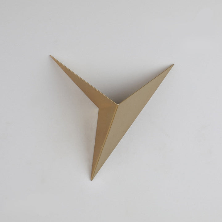 BowLift | Modern Triangular Wall Lamp - TrigoLux