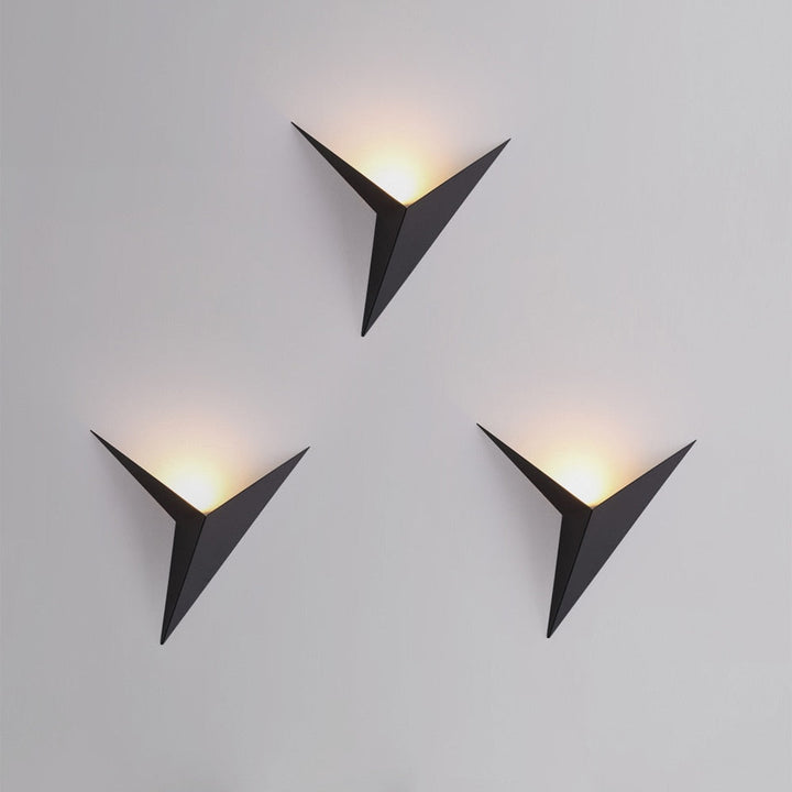 Modern Triangular Wall Lamp - TrigoLux | Bowlift