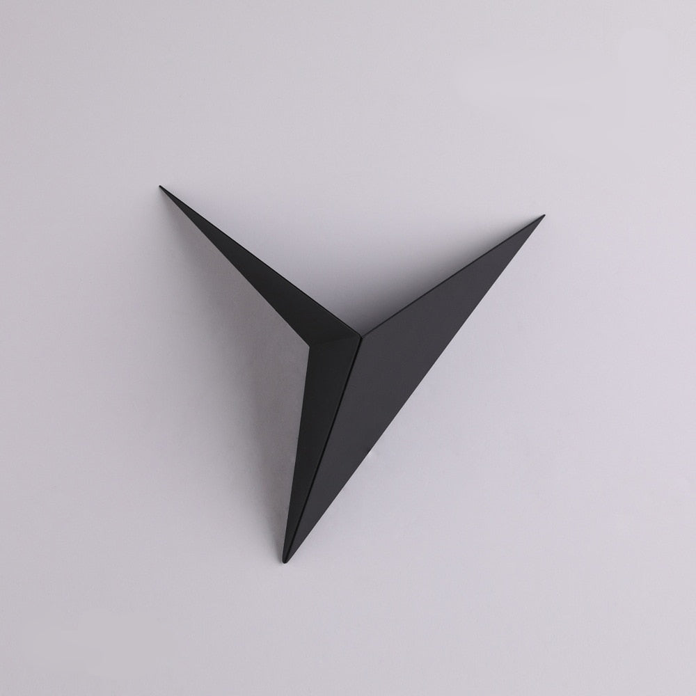 Modern Triangular Wall Lamp - TrigoLux | Bowlift
