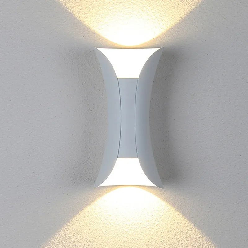 BowLift | LUXEFLARE – Weatherproof Curved LED Wall Lamp for Modern Outdoor Spaces
