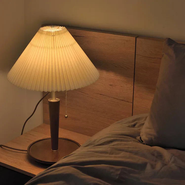 BowLift | Elegant Vintage Woodly Table Lamp - Table Lamp with Pleated Design
