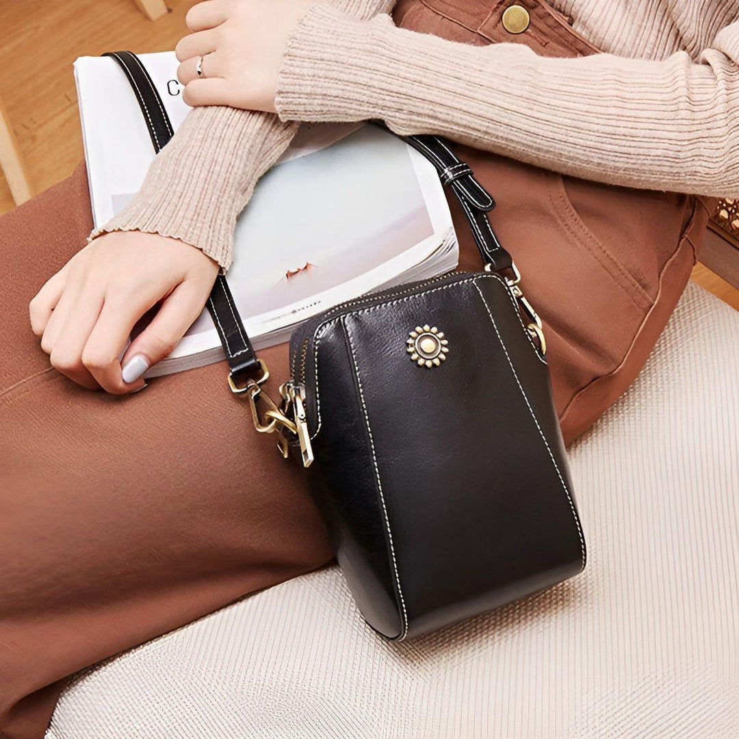 Clara Bag - Luxurious Shoulder Bag for Effortless Elegance | Bowlift