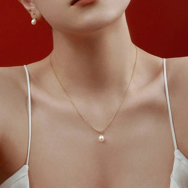 BowLift | Pearl Drop Knot Dainty Chain Necklace