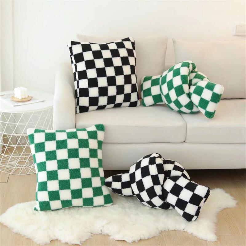 BowLift | Plush Fleece Checkered Pillowcase