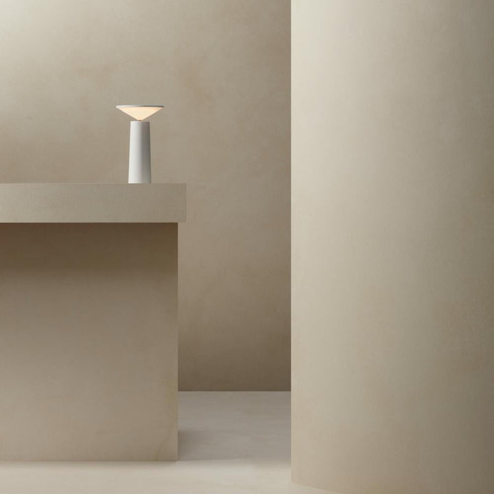 BowLift | Portable Dimmable Table Lamp - LumoFlex
