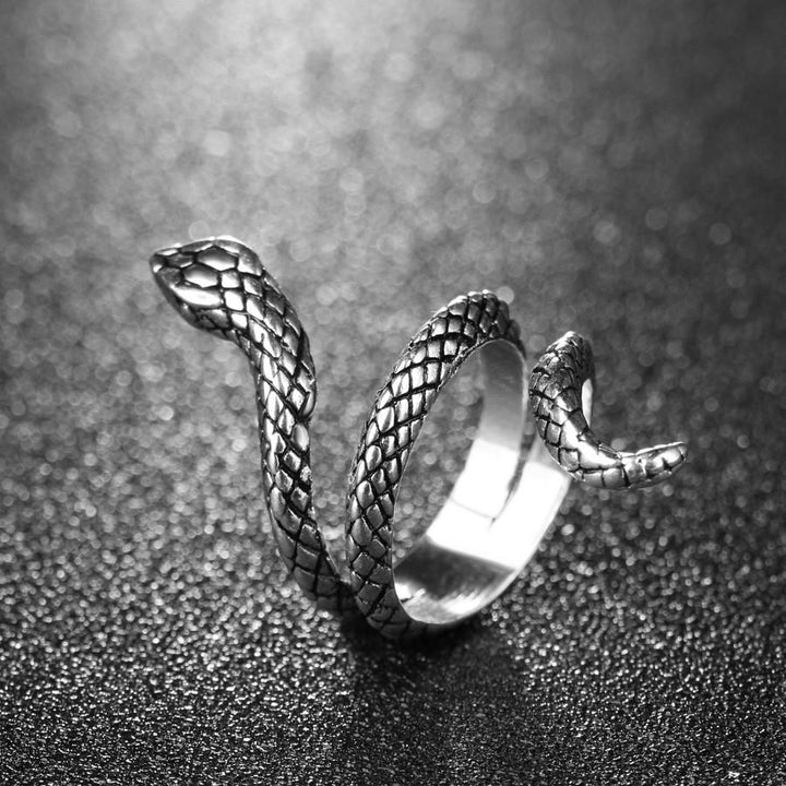 Covet - Serpentine Ring | Bowlift