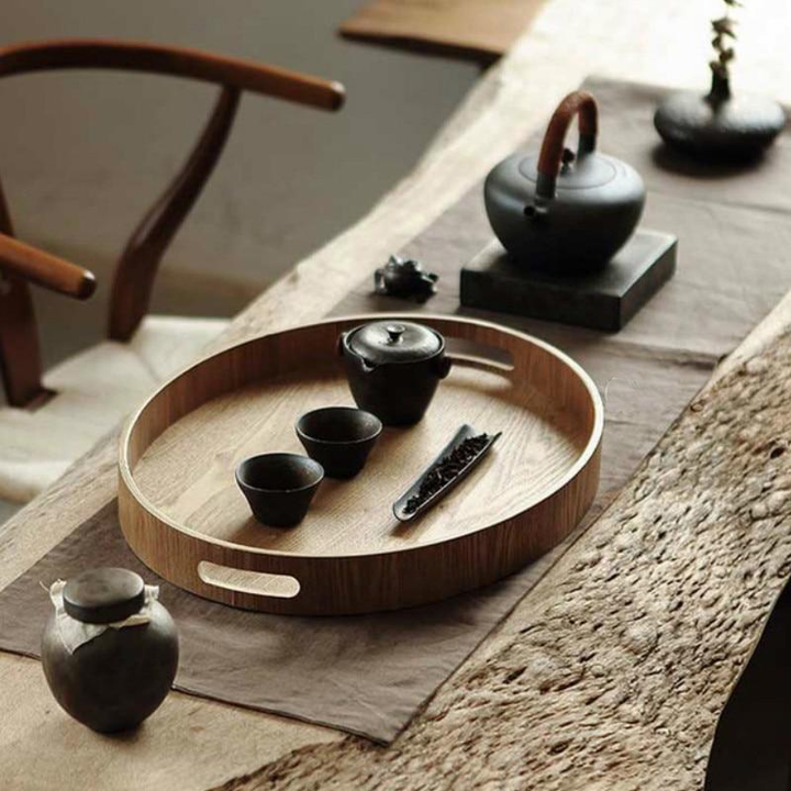BowLift | Slim, round serving trays made of wood