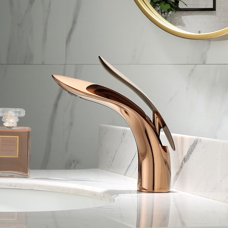 BowLift | Luxurious modern bathroom faucet